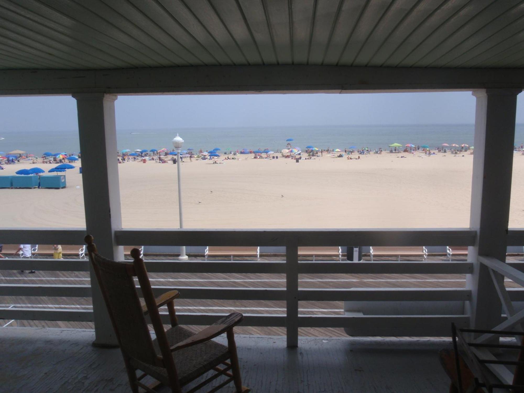 Majestic Hotel & Apartments Ocean City Exterior photo