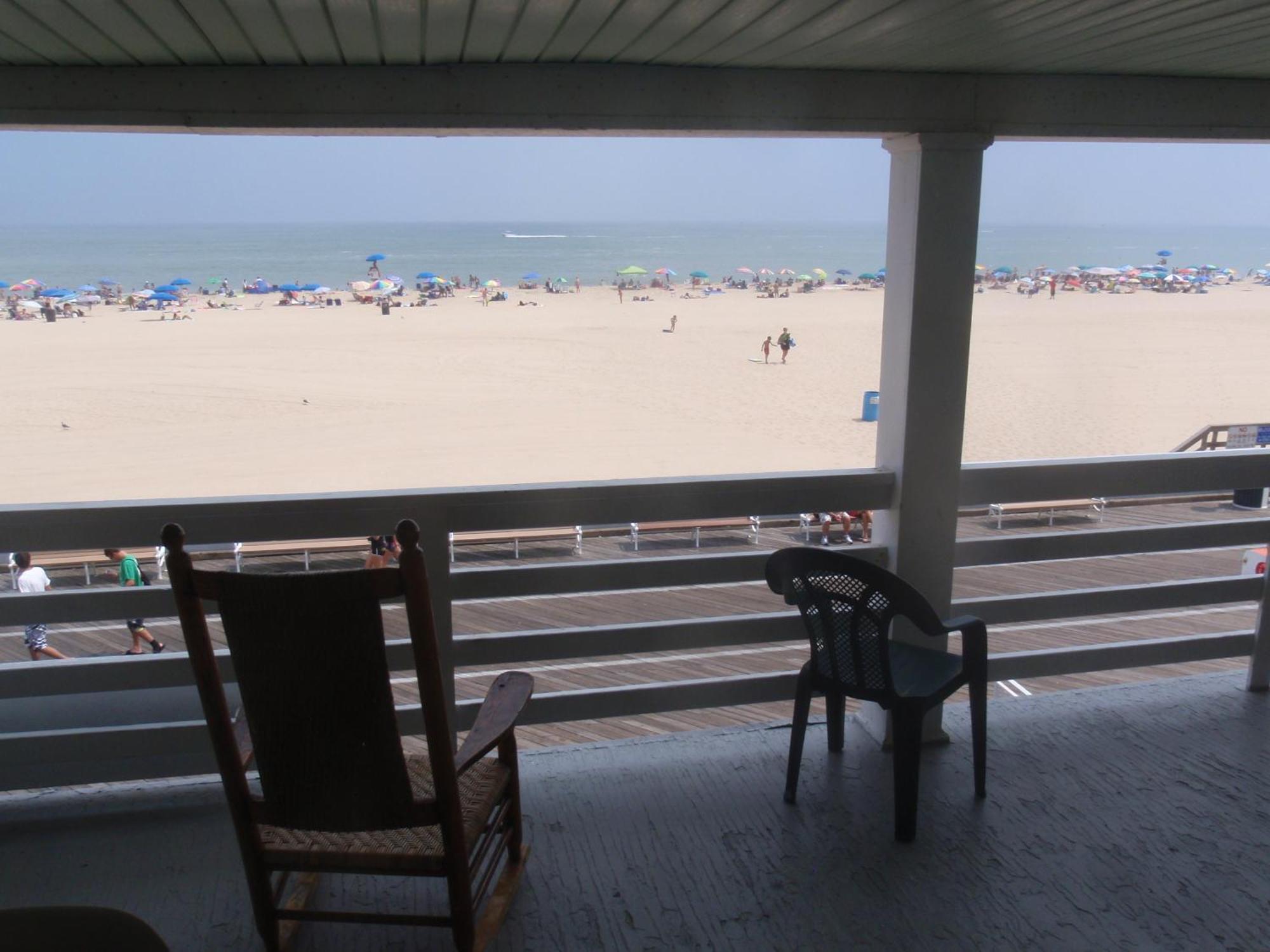Majestic Hotel & Apartments Ocean City Exterior photo